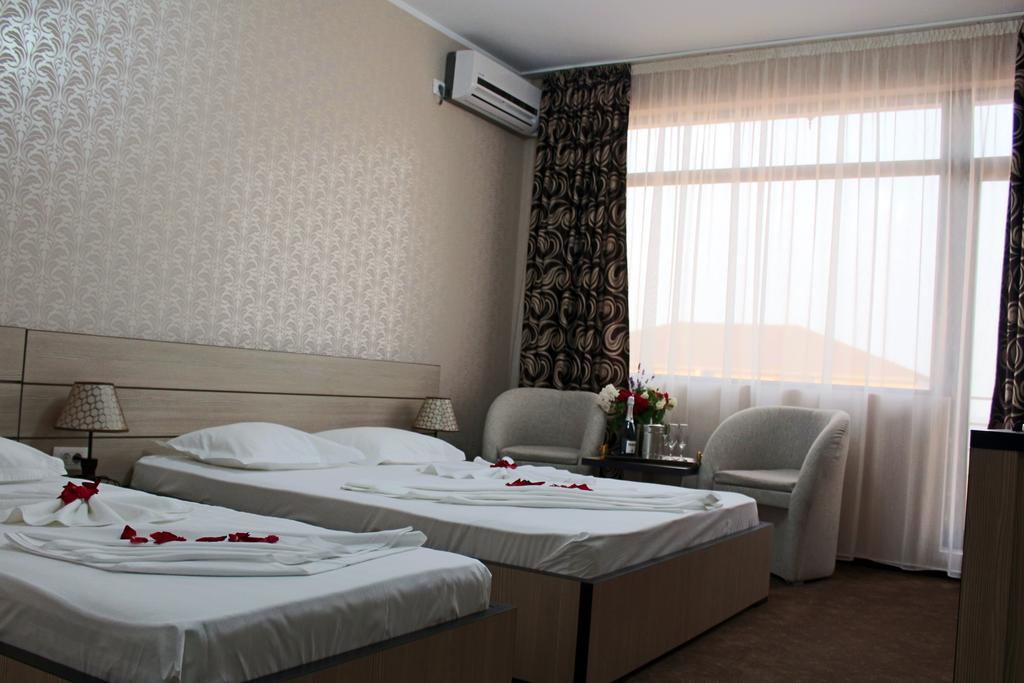 Hotel Cristal Нэводари Номер фото